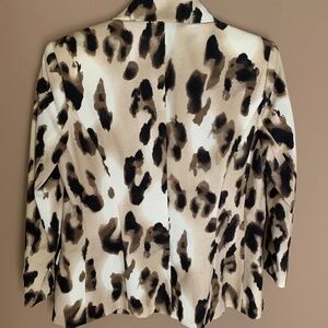 WOMAN leopard summer suite. Jacket size L.  Skirt NWT size 10